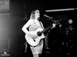 EMMA RUTH RUNDLE à Paris le 16/08